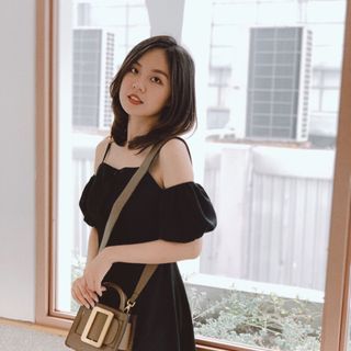 Đầm xoè tay hộp