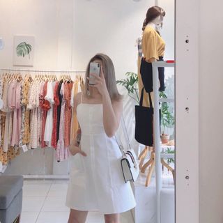 Đầm 2 dây trắng hơ lưng
