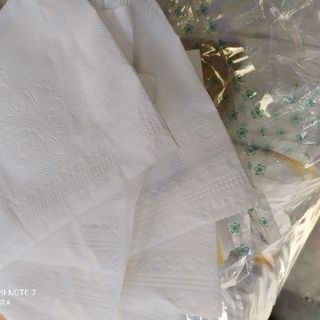 giấy vuông HoaMai giấy ăn loại trải bàn vệ sinh