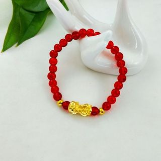 chuỗi đeo tay phong thủy mix tỳ hưu hạt màu đỏ 6li