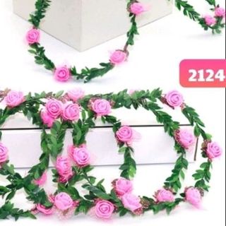 Vòng hoa đội đầu nhiều bông hoa