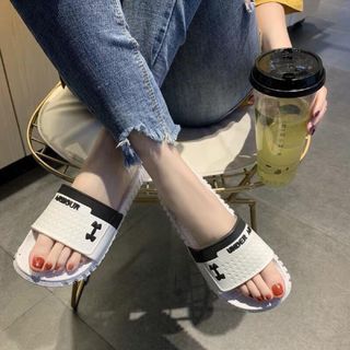 Dép nhựa