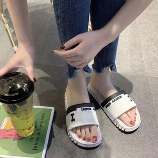 Dép nhựa