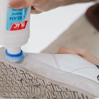 Chai tẩy trắng giày