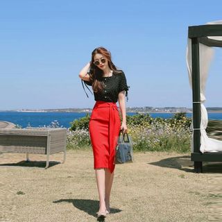 Áo Sơ Mi Cổ Vuông Chấm Bi Tay Ngắn Nơ Phồng