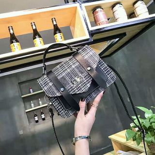 Túi xách nữ kẻ caro