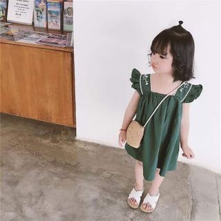 Váy cánh tiên thêu hoa đáp nổi
