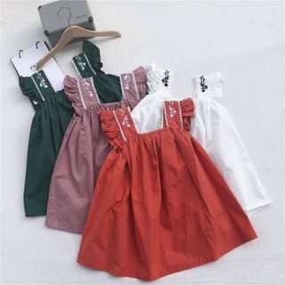 Váy cánh tiên thêu hoa đáp nổi