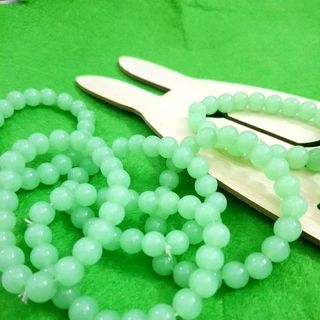 chuỗi đeo tay phong thủy 8li Màu xanh lá