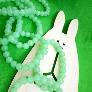 chuỗi đeo tay phong thủy 8li Màu xanh lá