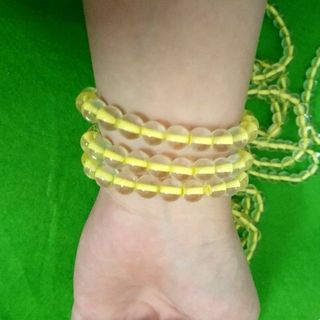chuỗi đeo tay phong thủy 8li Màu vàng
