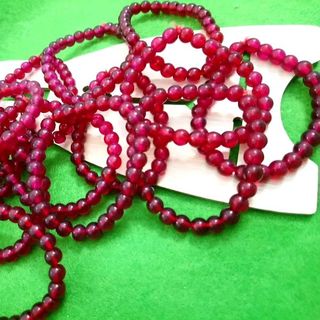 chuỗi đeo tay phong thủy 6li màu đỏ