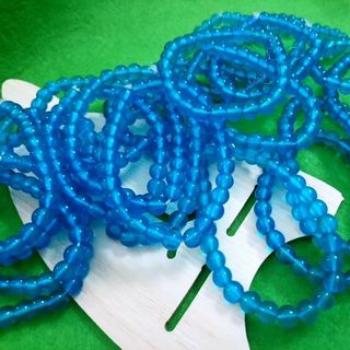 chuỗi đeo tay phong thủy 6li màu xanh biển