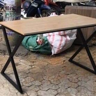 Bàn làm việc chân X