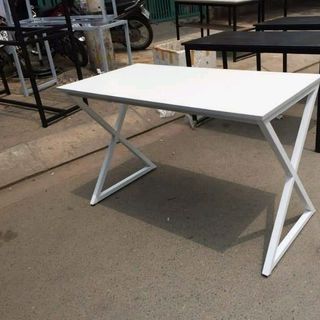 Bàn làm việc chân X