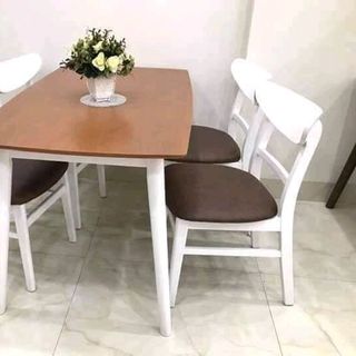 Bàn ăn gỗ cao su giá sỉ