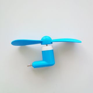 Quạt Mini 2 Cánh Gắn Điện Thoại
