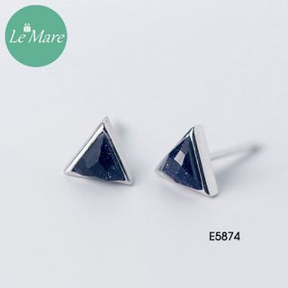 Khuyên tai tam giác đen E5874