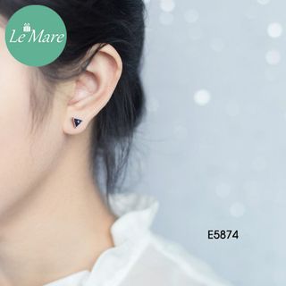 Khuyên tai tam giác đen E5874