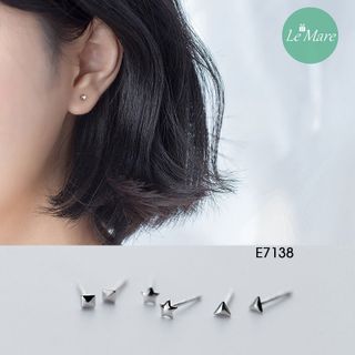 Khuyên tai Small Smooth Triangular E7138