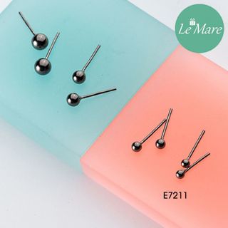 Khuyên tai Bi bạc đen E7211