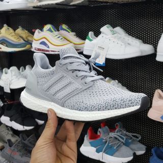 Giày ultra boost kem