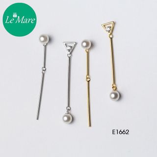 Khuyên tai tam giác rỗng đính đá ngọc trai E1662