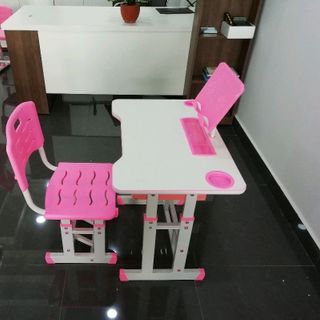 Bàn học cho bé tùy chỉnh độ cao