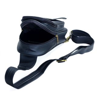 Túi đeo chéo CNT Unisex MQ20 sành điệu Đen