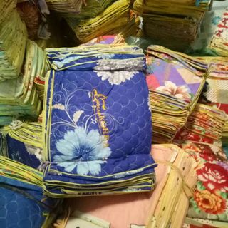 Áo gối trần thêu