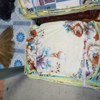 Áo gối trần thêu