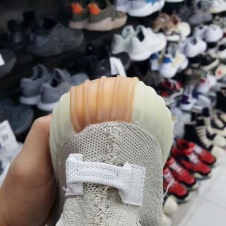 YZY V2 xám mới seasame