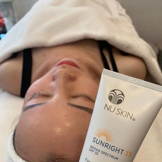KEM CHỐNG NẮNG Sunright35