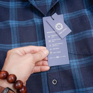 Sơ mi kẻ nam gấp hộp