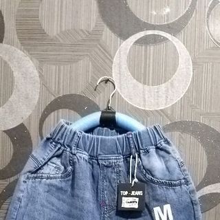 jeans bé trai