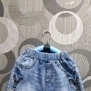 jeans bé trai