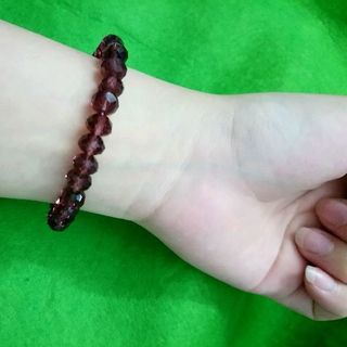 chuỗi đeo tay phong thủy pha lê hàng luôn có sẵn rất đẹp