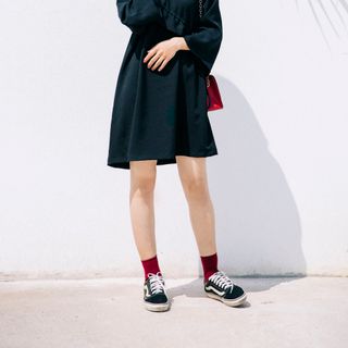 ĐẦM DÁNG SUÔNG TAY LỞ