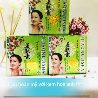 kem sâm gỗ xanh hoa anh đào đa tác dụng