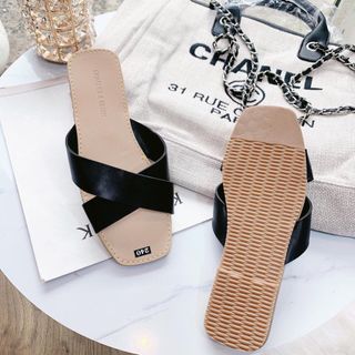 Dép quai chéo chất da