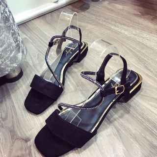 Giày sandal quai day