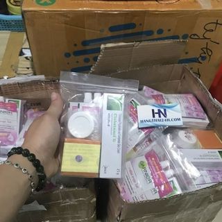 Bộ trị nám - mụn - tàn nhang Clobetamil kèm 2 tuýp kem dỡng Garnier hồng