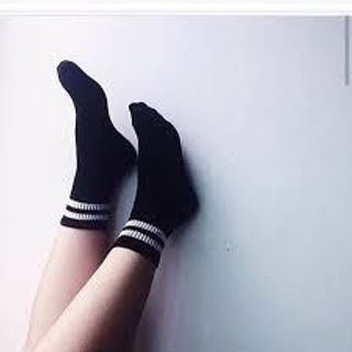 vớ đen sọc trắng