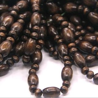 chuỗi đeo tay gỗ mẫu y hình gỗ thơm