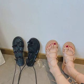 Giày sandal cột dây siêu cute