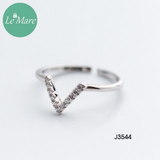 Nhẫn chữ V đính đá J3544