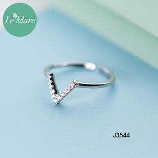 Nhẫn chữ V đính đá J3544