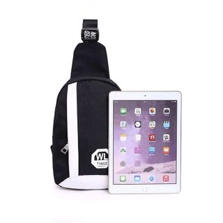 Túi đeo chéo cá tính