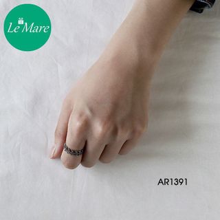 Nhẫn lá đen đính đá AR1391