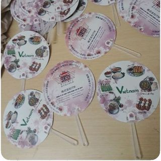 quạt nhựa quảng cáo